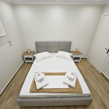 Agora Luxury Villa I 루트라키 외부 사진