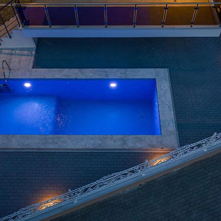 Agora Luxury Villa I 루트라키 외부 사진