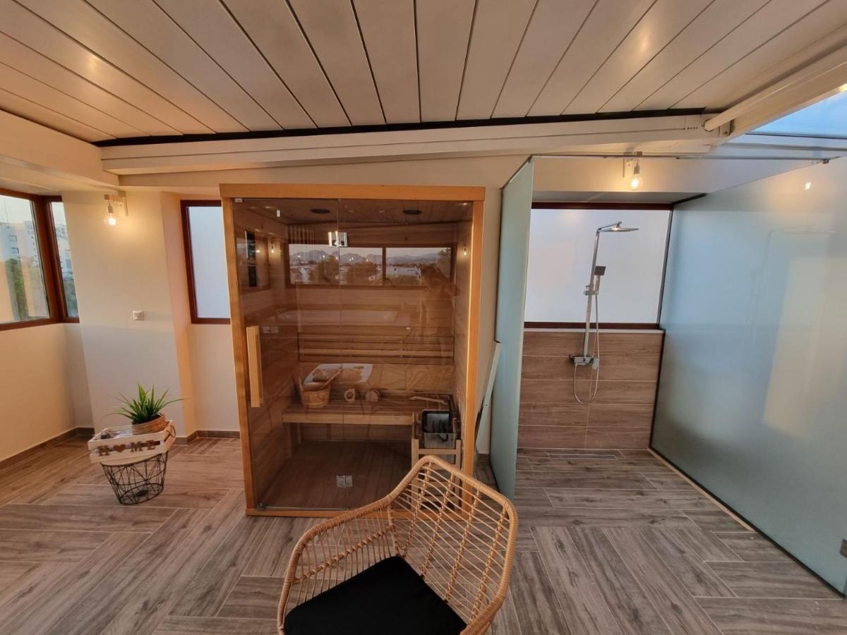 Agora Luxury Villa I 루트라키 외부 사진