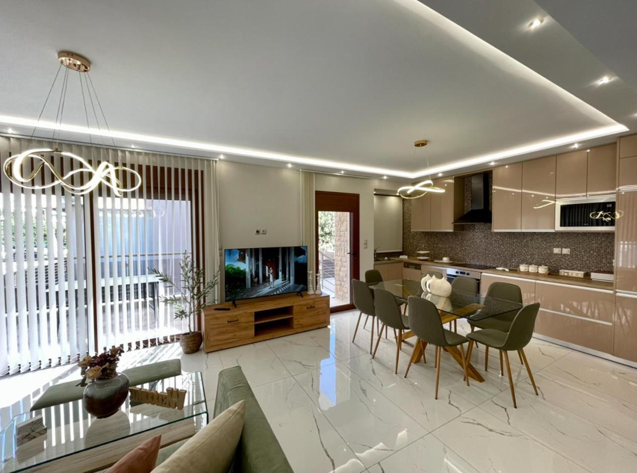 Agora Luxury Villa I 루트라키 외부 사진