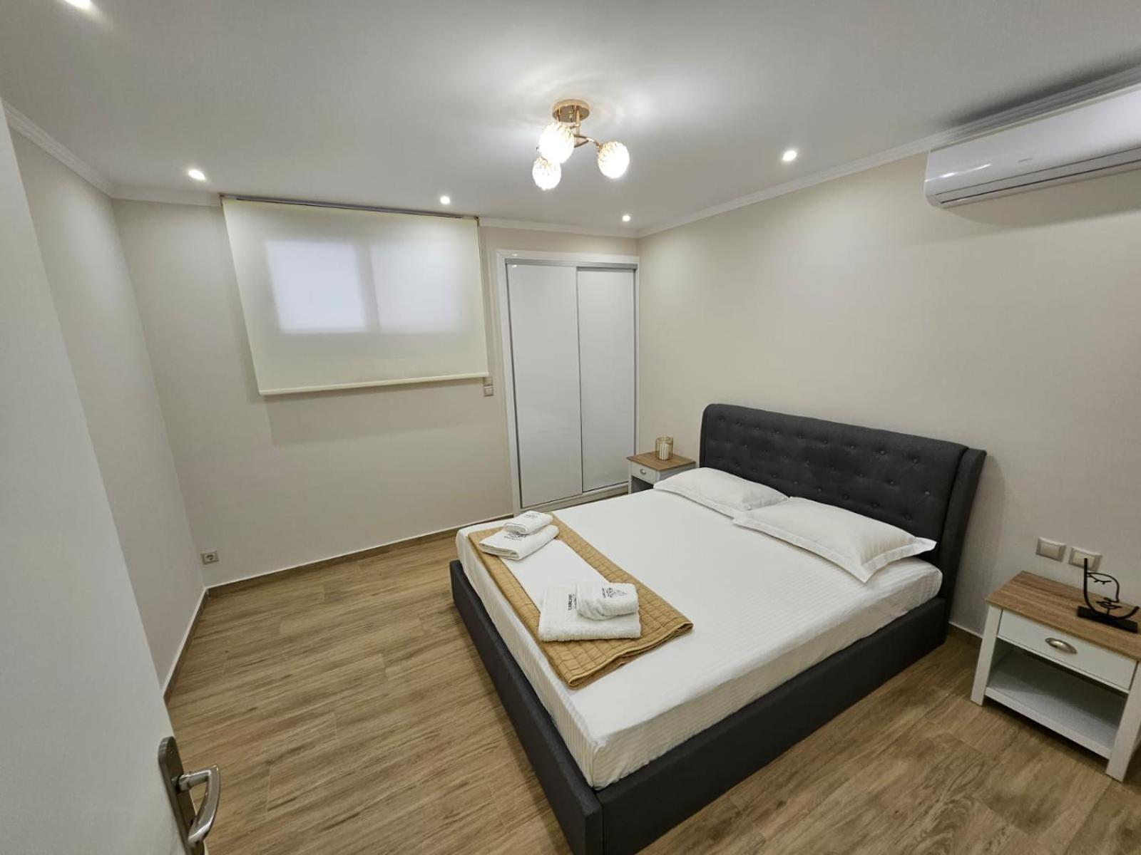 Agora Luxury Villa I 루트라키 외부 사진