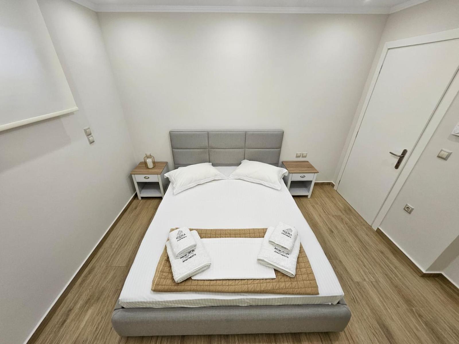 Agora Luxury Villa I 루트라키 외부 사진