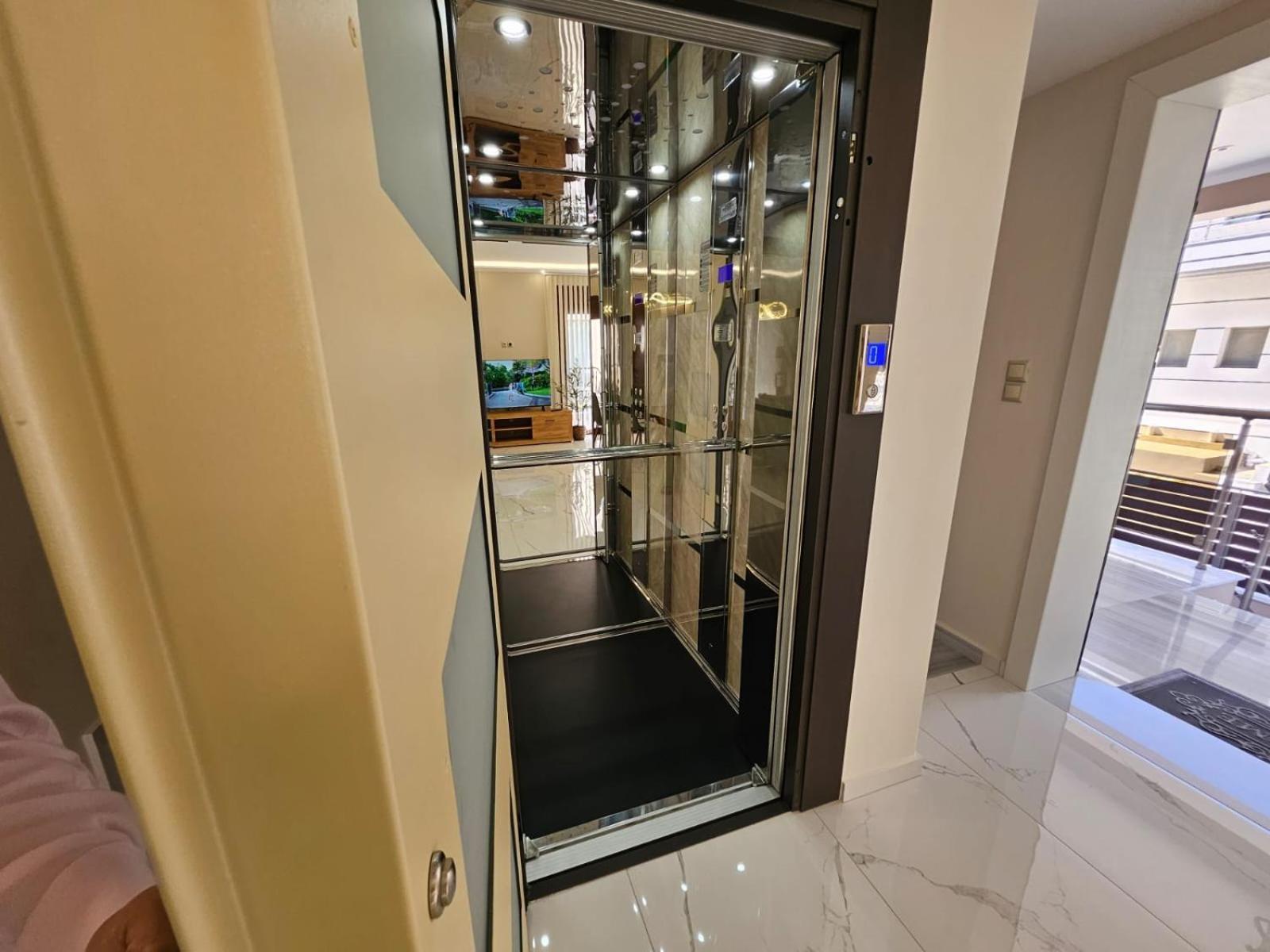 Agora Luxury Villa I 루트라키 외부 사진