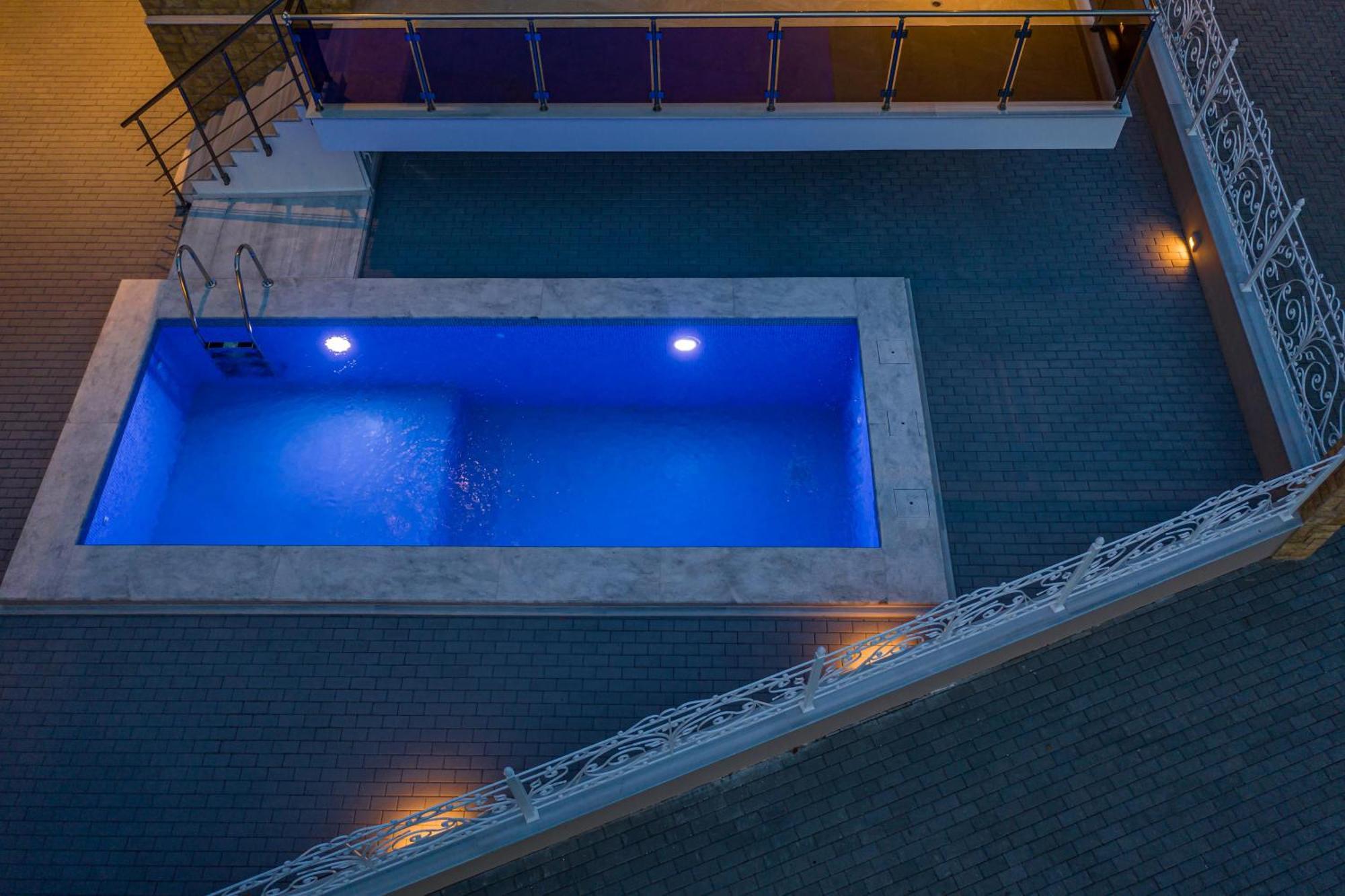 Agora Luxury Villa I 루트라키 외부 사진